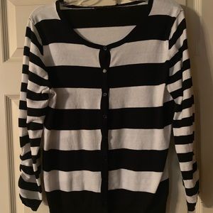 Sweater/ jacket with front buttons